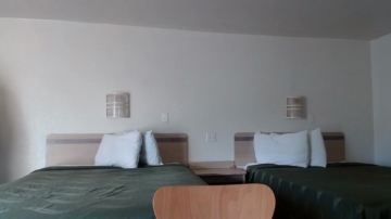 Hardworkertn  02-09-2021 video lickfinger